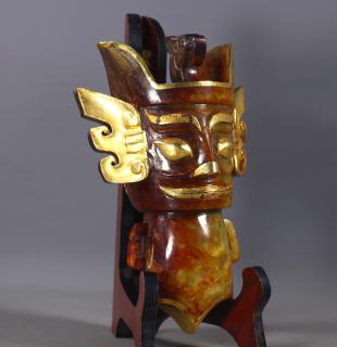 臻品旧藏老和田玉包金三星堆文化面具人 高10厘米,长19厘米,宽13厘米